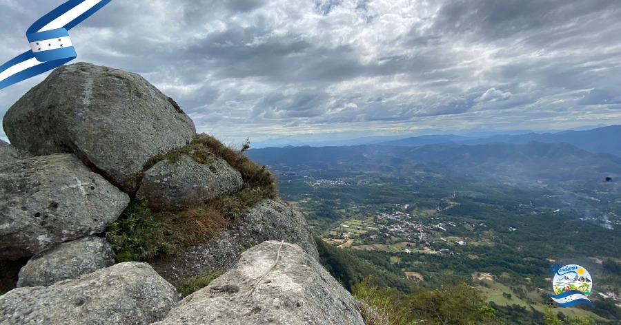 Piedra de Cayaguanca: Un Tesoro Natural y Cultural de Honduras 